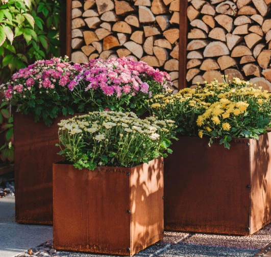 Can weathering steel flower beds be spliced into any shape?